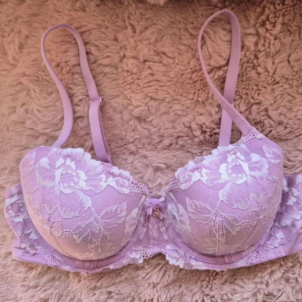 Victoria's Secret Lavender Lace Push-Up Bra